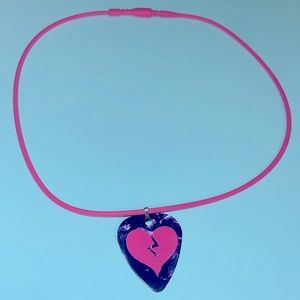 heart guitar pic choker💔